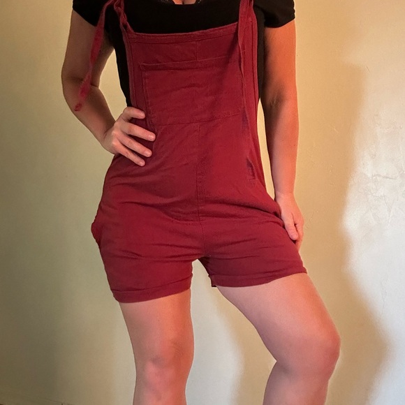 Red Short Overalls - Picture 5 of 10